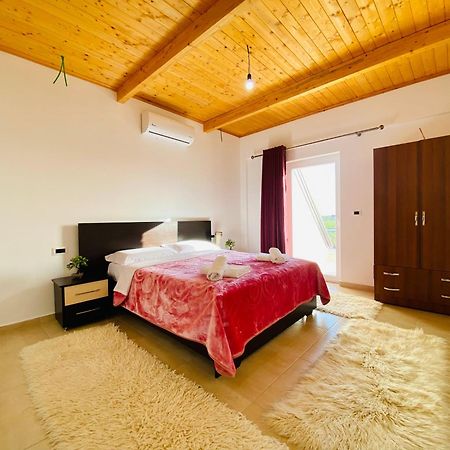Lahuta E Vjeter Agroturizem Hotel Lac Екстериор снимка