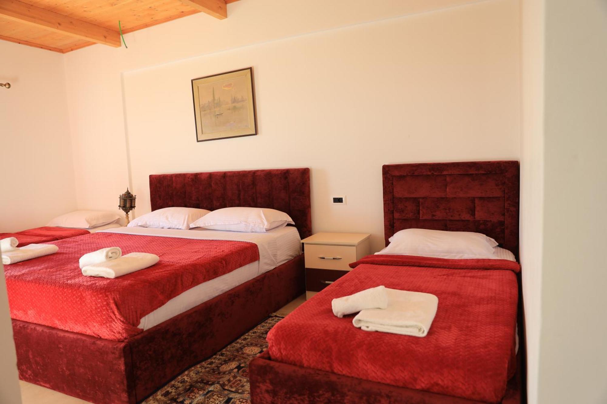 Lahuta E Vjeter Agroturizem Hotel Lac Екстериор снимка