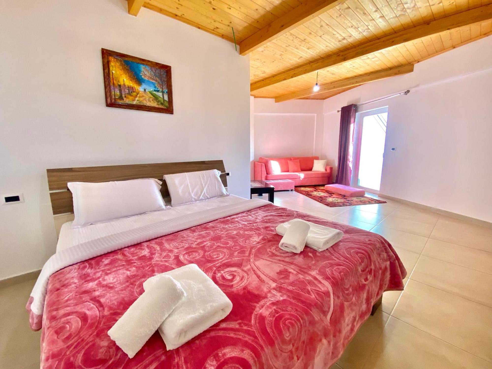 Lahuta E Vjeter Agroturizem Hotel Lac Екстериор снимка