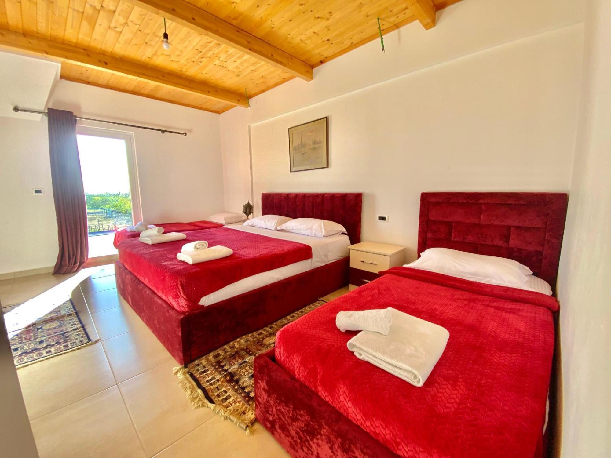 Lahuta E Vjeter Agroturizem Hotel Lac Екстериор снимка