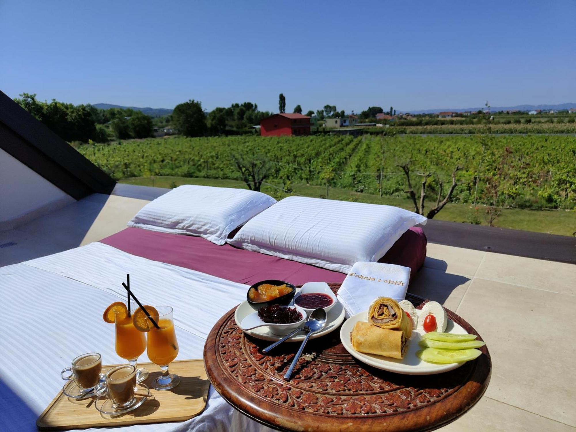 Lahuta E Vjeter Agroturizem Hotel Lac Екстериор снимка