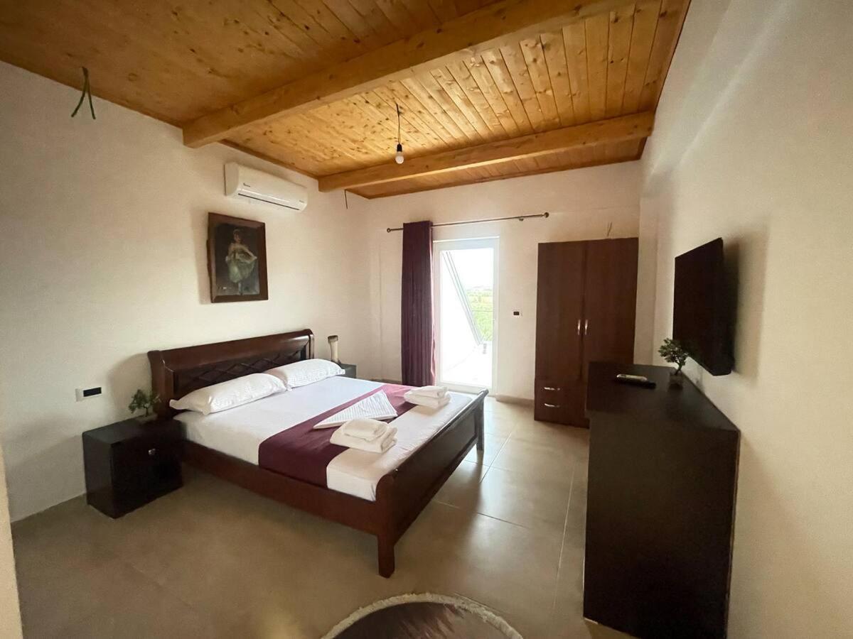 Lahuta E Vjeter Agroturizem Hotel Lac Екстериор снимка